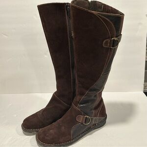 Clarks Woman’s Nikki Park Brown Suede Knee High Boots, Size 8M